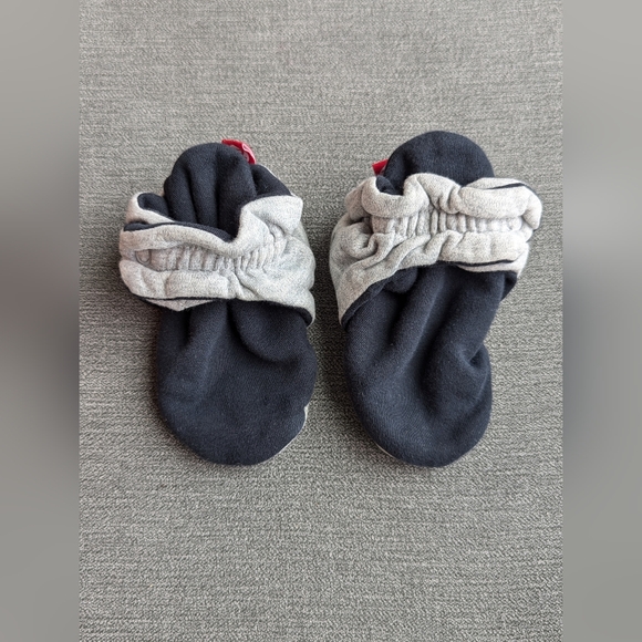 Zutano Other - Zutano organic cotton booties